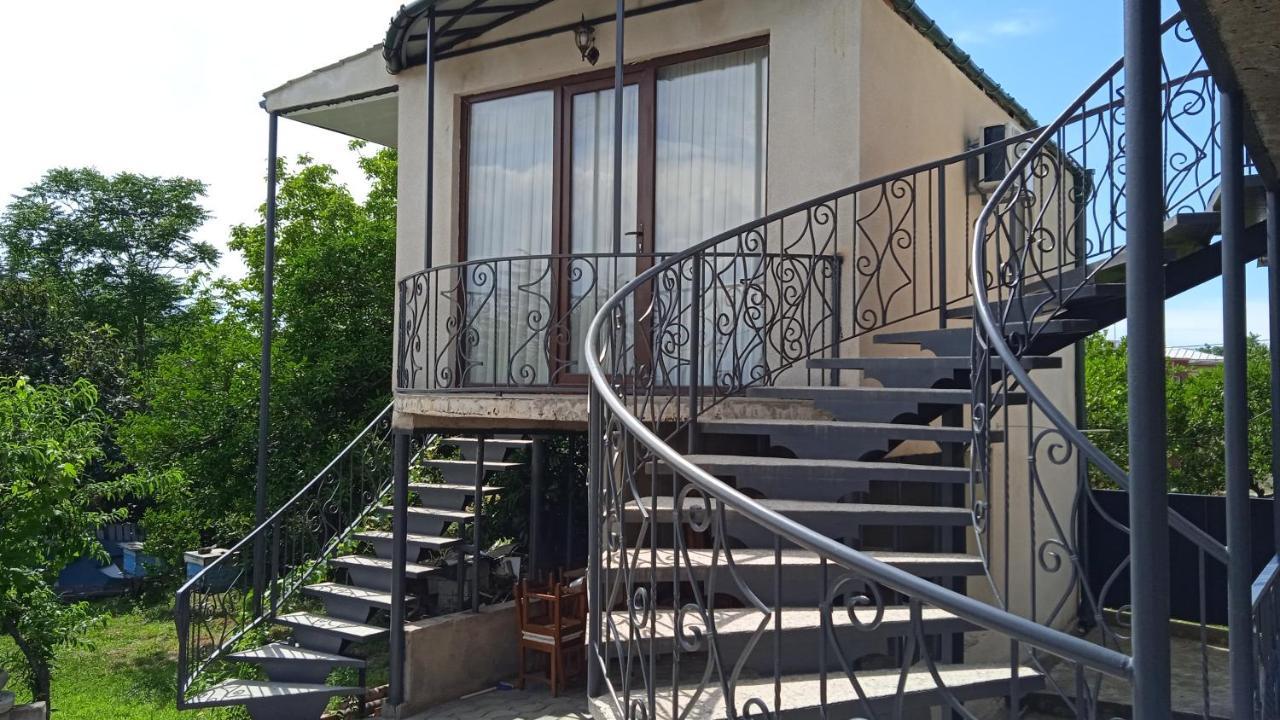 Гостевой дом Sataplia District Кутаиси Экстерьер фото